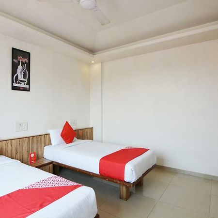 Hotel Oyo 24197 Saptaruchi Pimpri-Chinchwad Exteriér fotografie