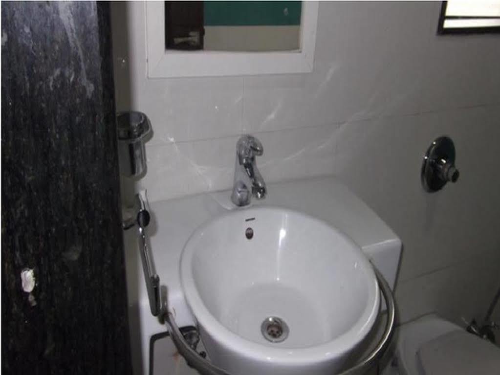 Hotel Oyo 24197 Saptaruchi Pimpri-Chinchwad Exteriér fotografie