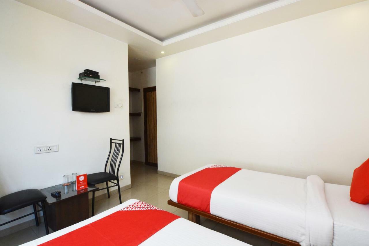 Hotel Oyo 24197 Saptaruchi Pimpri-Chinchwad Exteriér fotografie