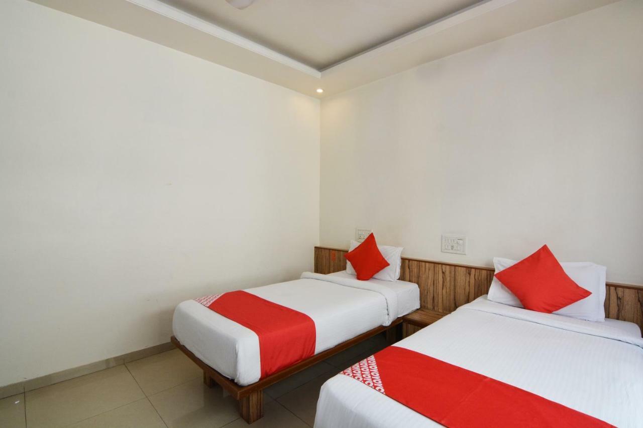 Hotel Oyo 24197 Saptaruchi Pimpri-Chinchwad Exteriér fotografie