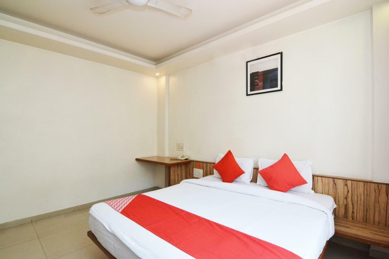 Hotel Oyo 24197 Saptaruchi Pimpri-Chinchwad Exteriér fotografie