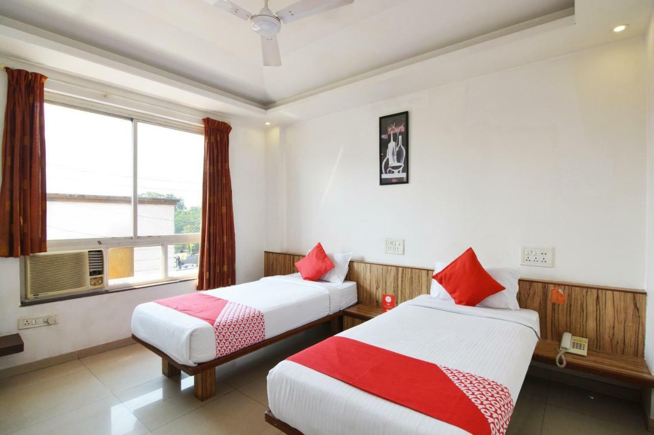 Hotel Oyo 24197 Saptaruchi Pimpri-Chinchwad Exteriér fotografie