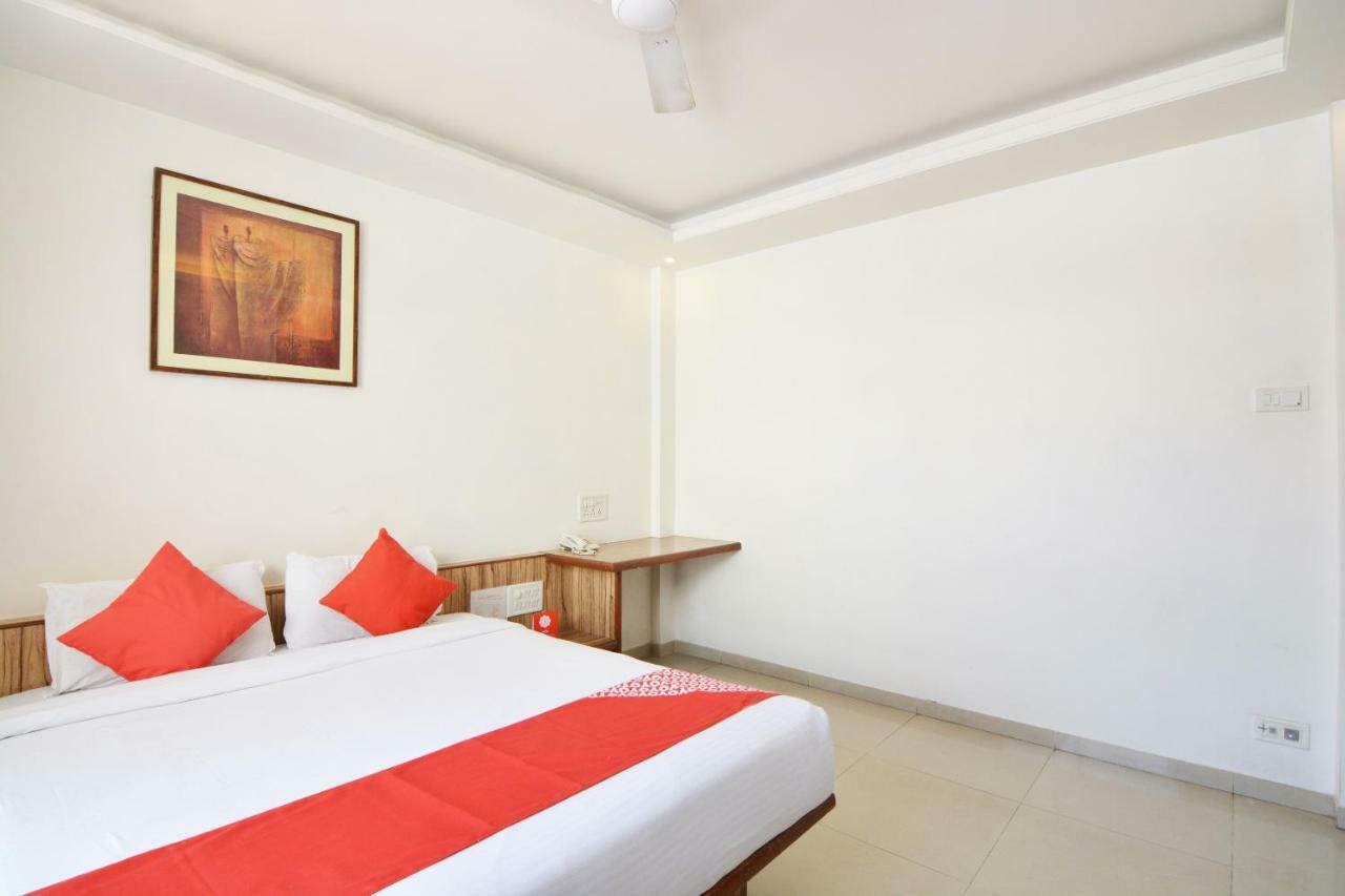 Hotel Oyo 24197 Saptaruchi Pimpri-Chinchwad Exteriér fotografie